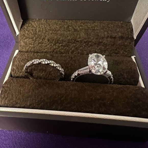 Silver Ring - Picture 9 of 9